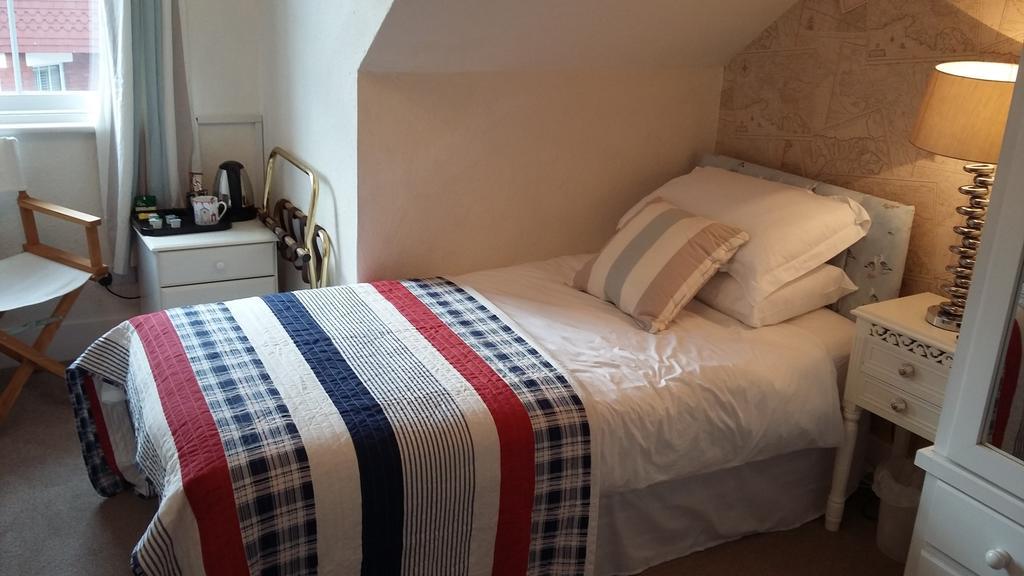 Cambridge House Guest House Истбурн Номер фото