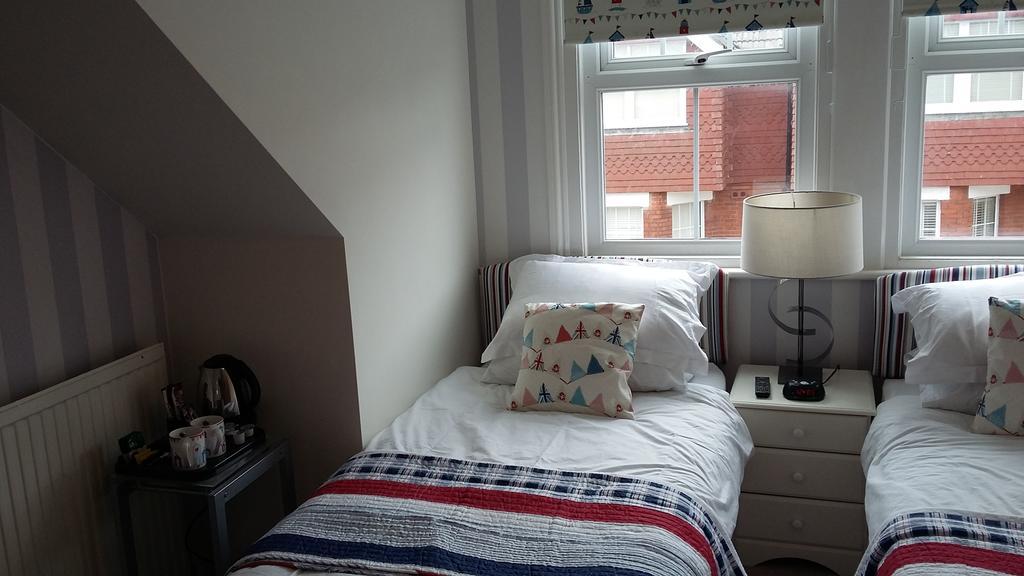 Cambridge House Guest House Истбурн Номер фото
