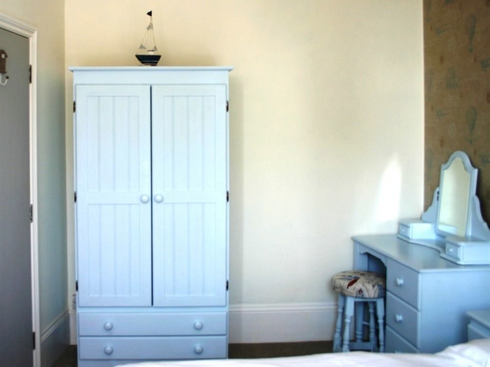 Cambridge House Guest House Истбурн Экстерьер фото